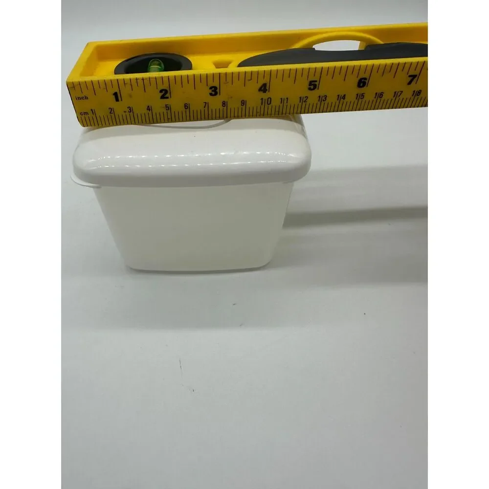 Publix Wet Wipes Dispenser Container with Lid 8 x 5 x 3.5 Resealable